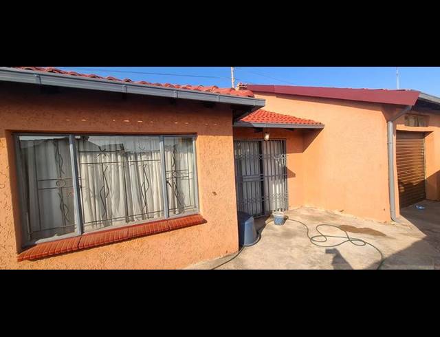 3 BEDROOM HOUSE FOR SALE IN HOSPITAL VIEW